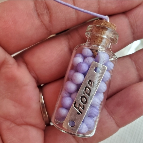 "Hope" message in a bottle necklace - Picture 4 of 6